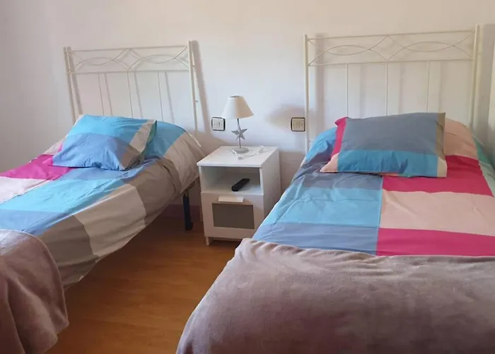 Casa Nogales Junto A Playa De Y Senda. Wifi * Póo